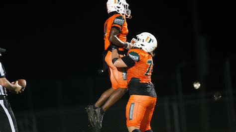 FHSAA football playoffs: Live scores for SWFL regional semifinal games