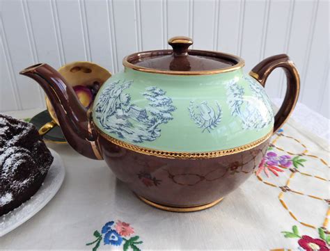 Sadler Fancy Brown Betty Teapot Green Toile Band 1960s England 6 Cups