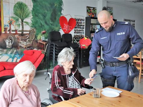 Policjanci Rozmawiali O Bezpiecze Stwie Z Seniorami Wiadomo Ci