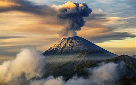 Best Engineering Channel: Krakatoa Volcanic Eruption