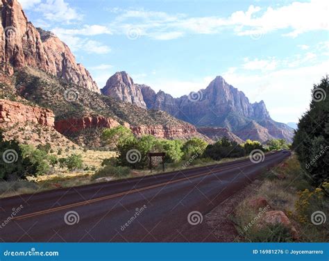 Mount Zion National Park stock photo. Image of canyon - 16981276