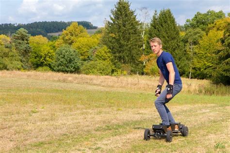 How to Choose Off-Road Skateboard Wheels: Beginner's Guide