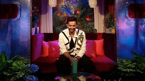 Bigg Boss OTT 2 Confession Room Me BB Ne Abhishek Ko Akanksha Se Dur