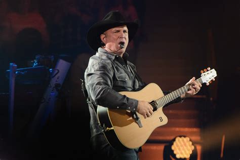 Garth Brooks World Tour Chicago Photos