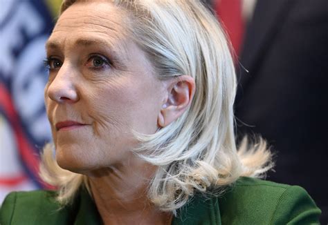 Vœux de Marine Le Pen détournés la première polémique de 2024