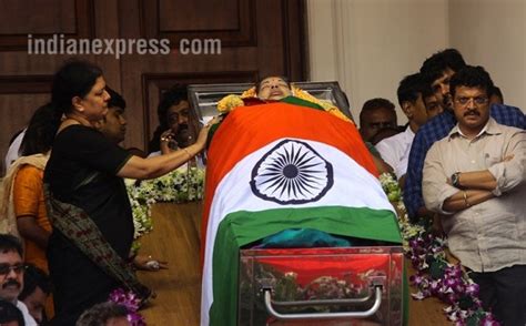 Jayalalithaa buried with full state honours; PM Modi, President Mukherjee pay homage | Picture ...