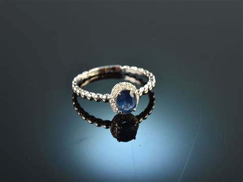 Classy Blue Feiner Saphir Ring Mit Diamanten Wei Gold