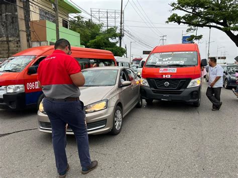 Tabasco Hoy On Twitter Seguridad Choque En La Avenida Universidad De