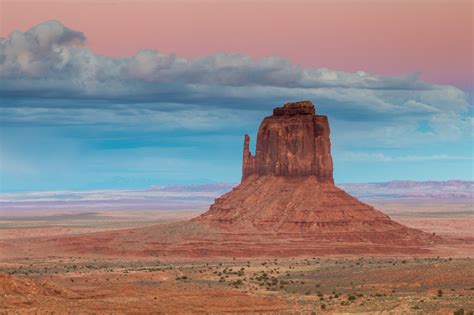 Finding Great Light in Monument Valley - Brendan van Son Photography