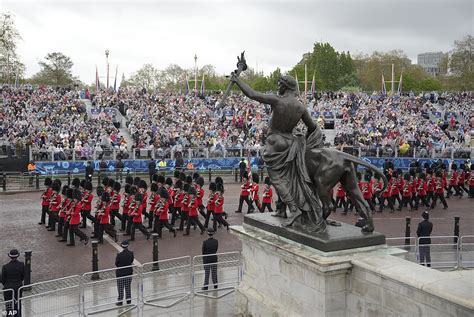 King Charles Begins His Historic Procession Monarch Leaves Buckingham