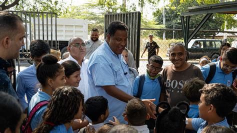 Alcaldía realiza desmalezamiento en el Colegio Fe y Alegría