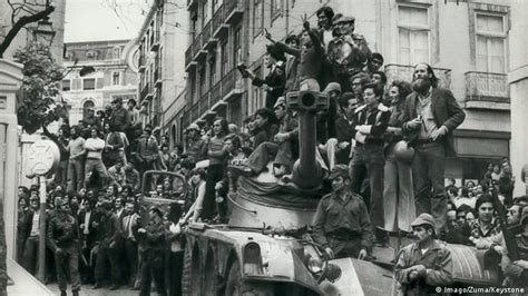 1974 Revolução dos Cravos em Portugal Os acontecimentos que marcaram