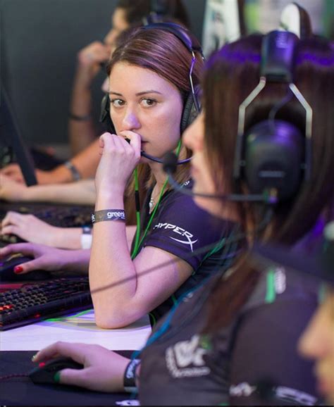 Cs Go Intz Anuncia Line Up Feminina Com Santininha E Fly E Sportv