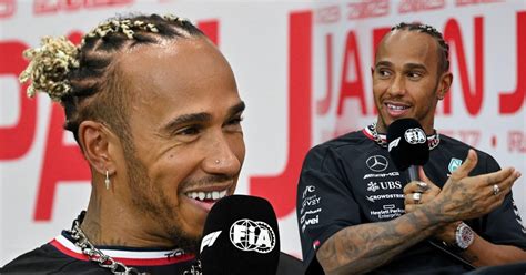 Sir Lewis Hamilton Flashes Gold Tooth Ahead Of Japan Grand Prix Metro