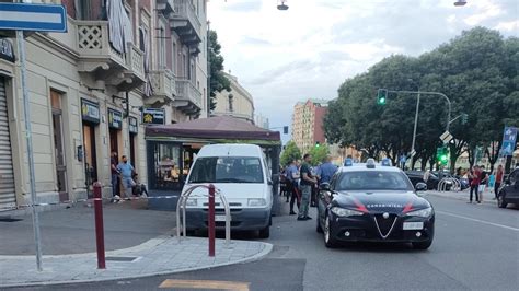 Torino Maxi Rissa In Via Livorno Volano Piatti Bastonate E