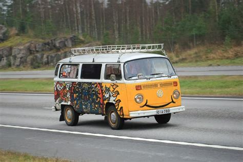 Vw Kombi Som M Las I Harley Davidson Colors Redaktionell Arkivbild