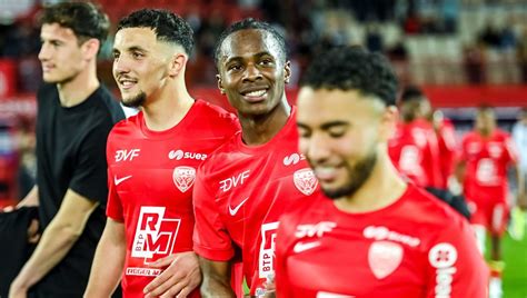 National Le Dfco Veut G Cher La F Te Du Red Star Leader Qui Peut