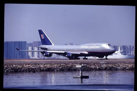 ORIGINAL FUJICHROME COLOUR Slide United Airlines Boeing 747 400