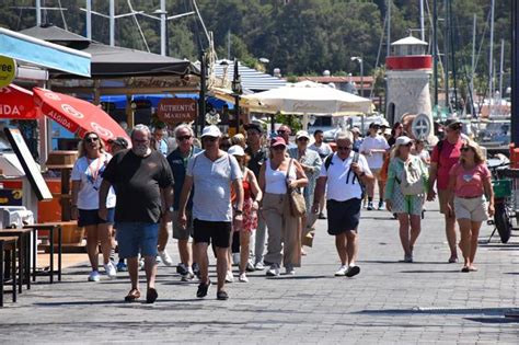 Marmaris E Msc Divina Kruvaziyeriyle Bin Turist Geldi