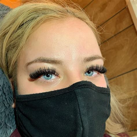 Volume And Hybrid Lashes On Instagram “absolutely Gorgeous 🥰” In 2021 Lashes Eyelashes