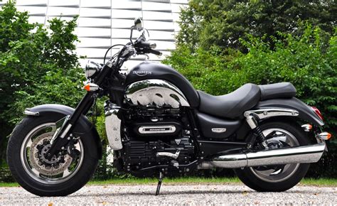 Test Triumph Rocket Iii Roadster