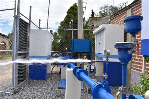 Avanza construcción de sistema integral de agua potable en localidad