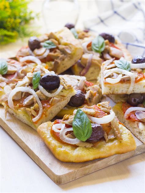 Focaccia Tonno E Cipolle Ricetta Fatto In Casa Da Benedetta