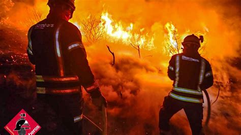 Fin Del Infierno De Fuego En Vall D Ebo Los Desalojados Vuelven A Casa