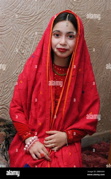 Young Girl In Punjabi Attire Lahore Pakistan Stock Photo Alamy