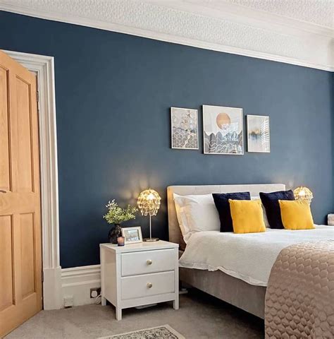 25 Navy Blue Bedroom Ideas That Go Beyond Nautical