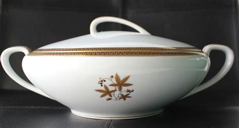 Noritake 5595 Goldston Vegetable Bowl With Lid Vegetable Bowl Tea