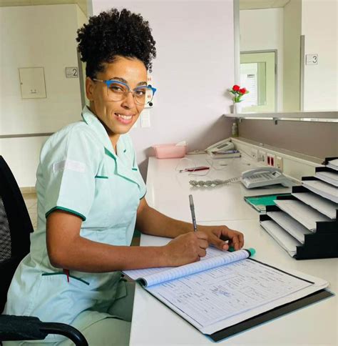 Dia Do Enfermeiro Dilma Da Veiga Jovem Enfermeira Do Hospital