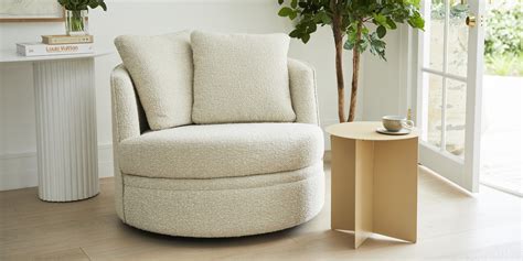 Hug Swivel Boucle Chair - Plush