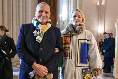 Quién es Jean Charles de Castelbajac el colorido diseñador que ha