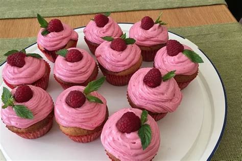 Himbeer Joghurt Cupcakes Mit Himbeer Frosting Best Rezepte