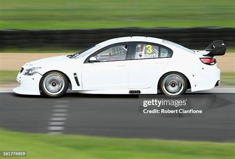 Official V8 Supercar Test Day Photos And Premium High Res Pictures