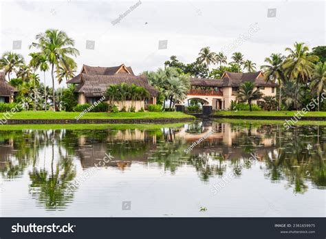 Kumarakom Lake Resort Photos, Images and Pictures