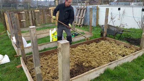 Allotment Days 25 How To Make A No Dig Bed Youtube