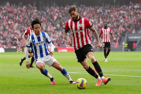 Iñigo Martínez at Barcelona training ground ahead of completing move to