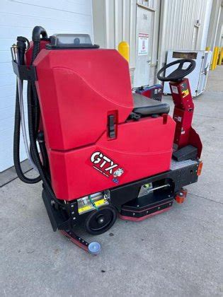 2023 FACTORY CAT GTX V2 0 RIDER FLOOR SCRUBBER 30 DISK In Ixonia WI