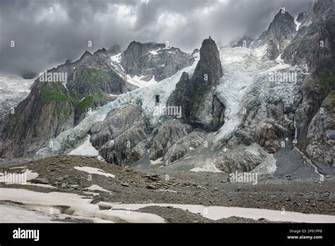 Vista Sul Ghiacciaio Miage E Sul Massiccio Del Monte Bianco Ingresso