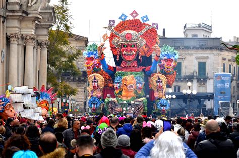 Ad Acireale il più bel Carnevale di Sicilia curiosità e programma