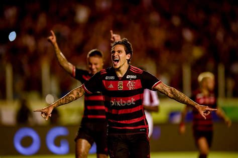 Flamengo x Fluminense ao vivo onde assistir horário e escalações do