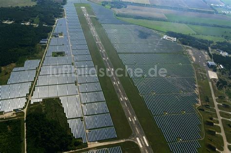 Luftaufnahme Neuhardenberg Solarpark Solarkraftwerk Und