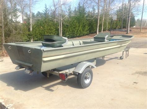 FS 14 ft Duracraft jon boat w/trailer | The Outdoors Trader