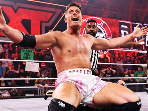 Grayson Waller revela las inspiraciones detrás de su personaje en la WWE