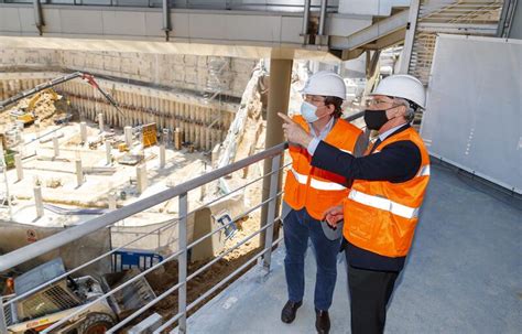 Mart Nez Almeida Visita Junto A Florentino P Rez Las Obras Del Bernab U