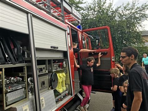 Tag Der Offenen T R Bei Freiwilligen Feuerwehr Tradition In G Nitz