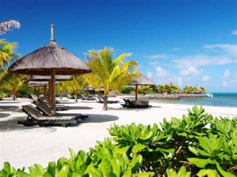 Best Price on Laguna Beach Hotel & Spa in Mauritius Island + Reviews