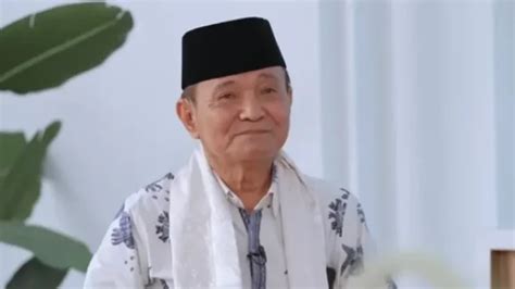 Mengenal Buya Syakur Yasin Ulama Masyhur Indramayu Yang Tutup Usia Di